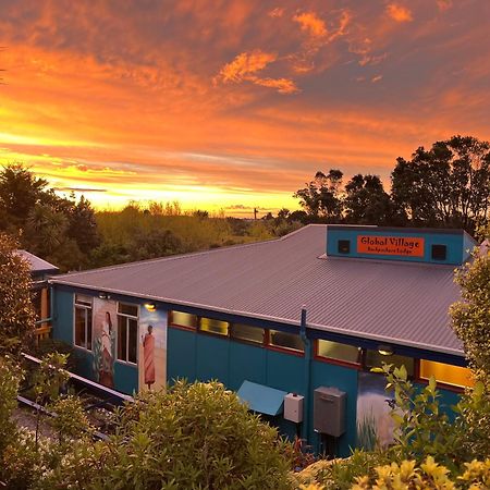 Global Village Travellers Lodge Greymouth Buitenkant foto The Village Theatre
