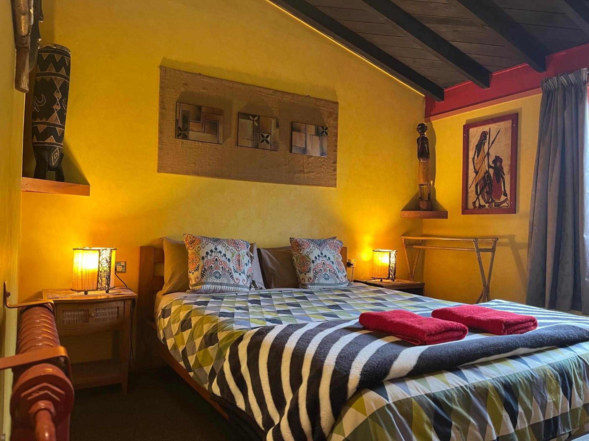 Global Village Travellers Lodge Greymouth Buitenkant foto Guest room at the hotel