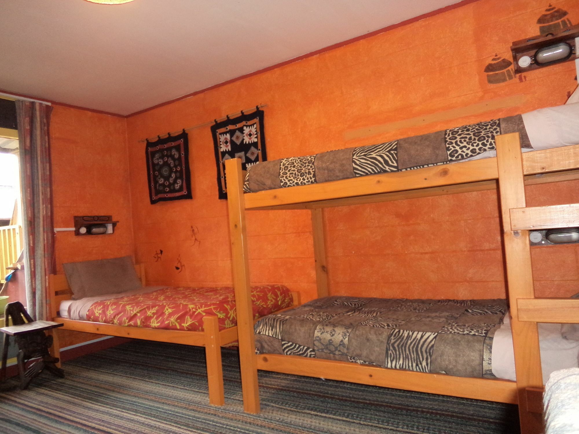 Global Village Travellers Lodge Greymouth Buitenkant foto A typical room at Club Med