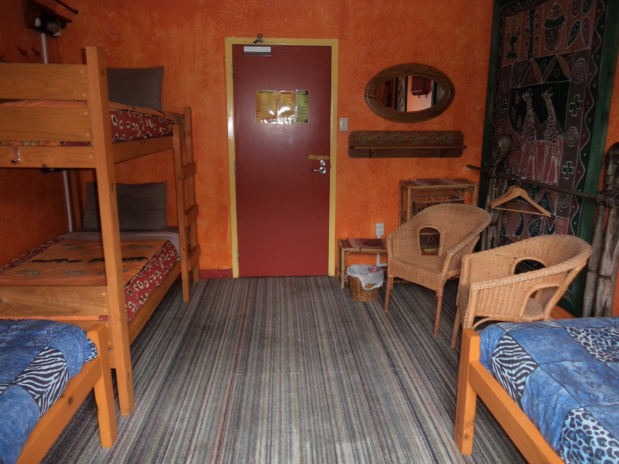 Global Village Travellers Lodge Greymouth Buitenkant foto A room at the hostel